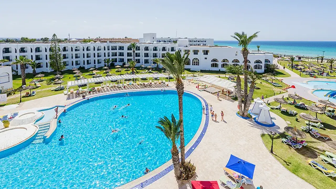 BELLA VISTA FAMILY RESORT (ex. LE SOLEIL BELLA VIS
