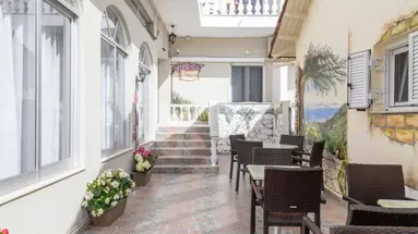 Bella Vista Hotel and Studios