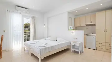 Bella Vista Hotel and Studios