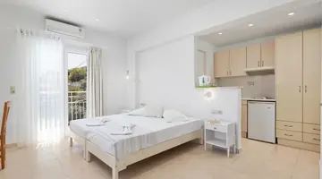 Bella Vista Hotel and Studios