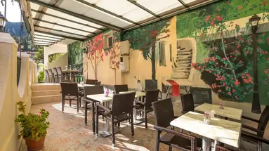Bella Vista Hotel and Studios