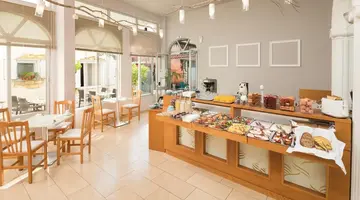 Bella Vista Hotel and Studios