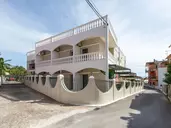 Bella Vista Hotel and Studios