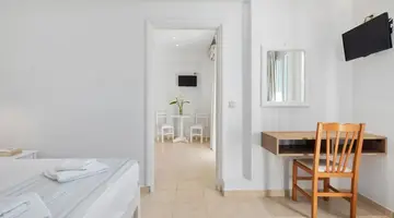 Bella Vista Hotel and Studios