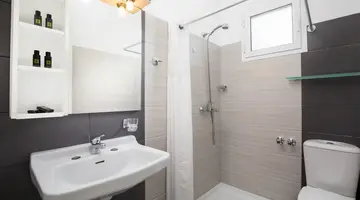 Bella Vista Hotel and Studios