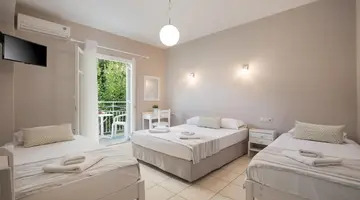 Bella Vista Hotel and Studios