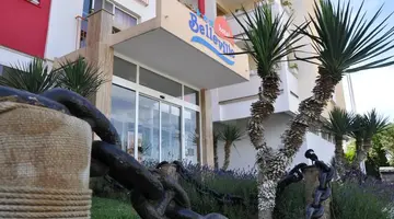 BELLEVILLE SUNNY BEACH