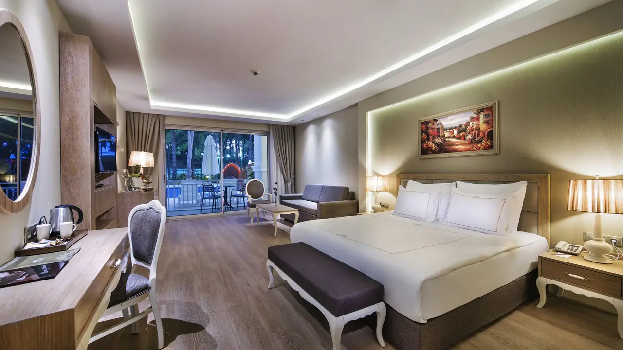 BELLIS DELUXE HOTEL