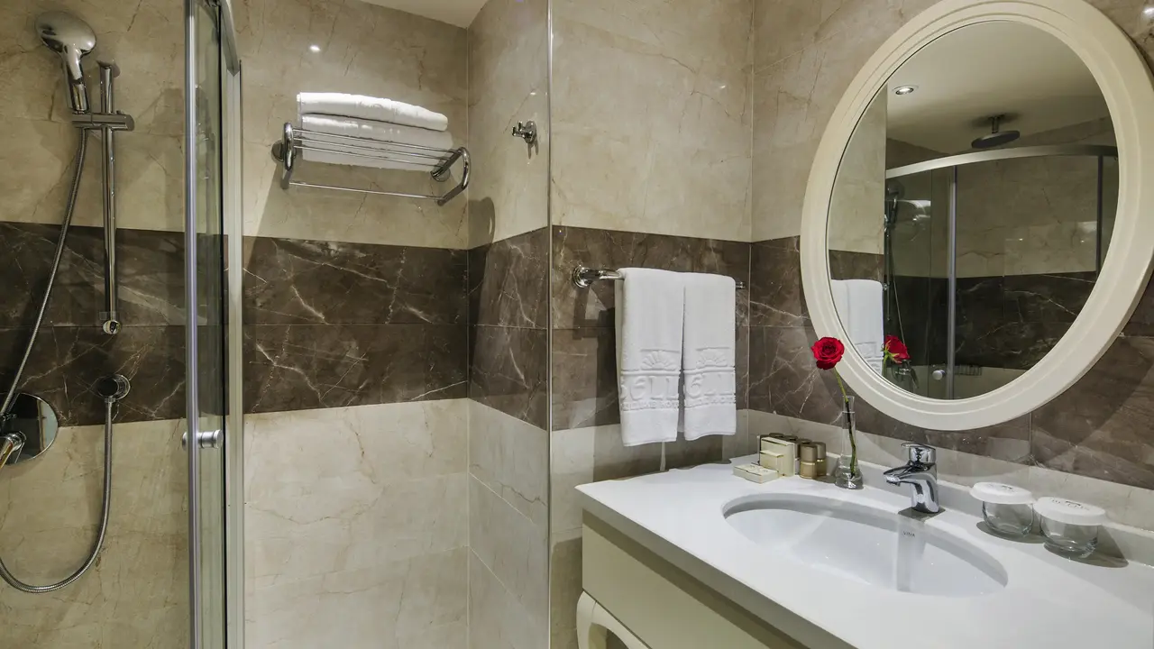 BELLIS DELUXE HOTEL