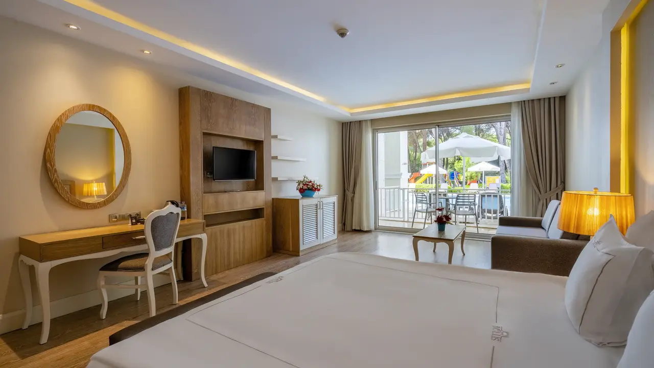 BELLIS DELUXE HOTEL