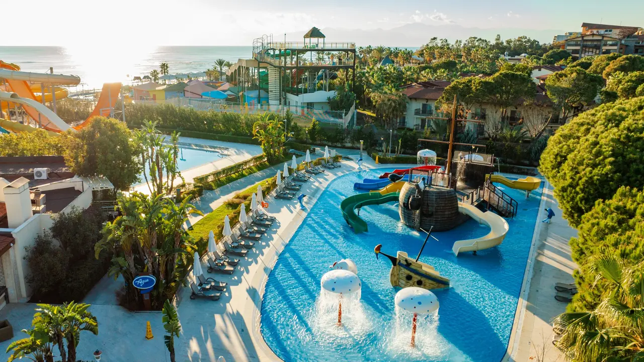 BELLIS DELUXE HOTEL
