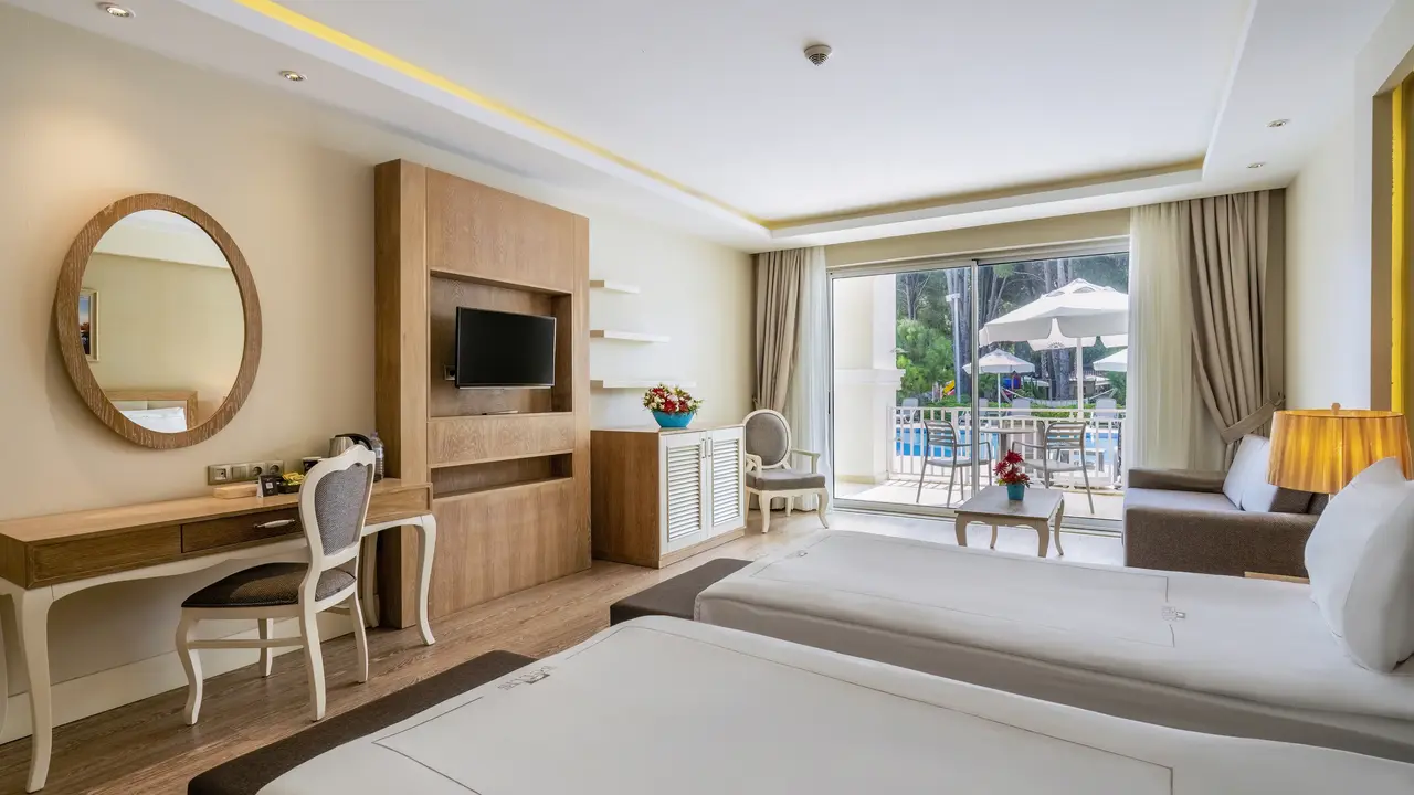 BELLIS DELUXE HOTEL