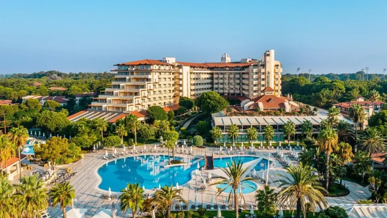 BELLIS DELUXE HOTEL