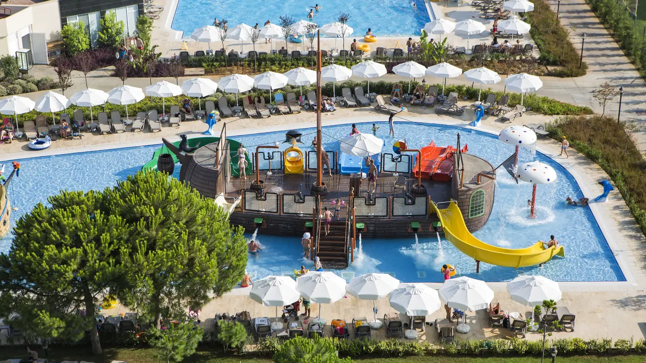BELLIS DELUXE HOTEL