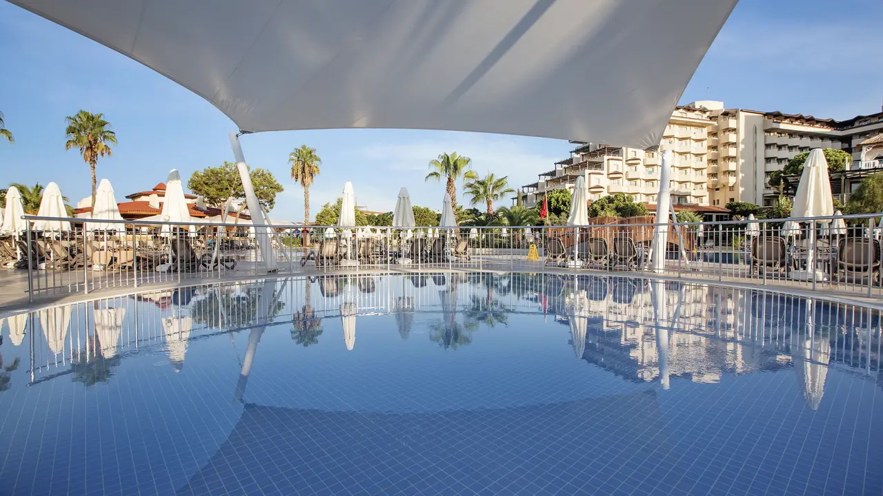 BELLIS DELUXE HOTEL