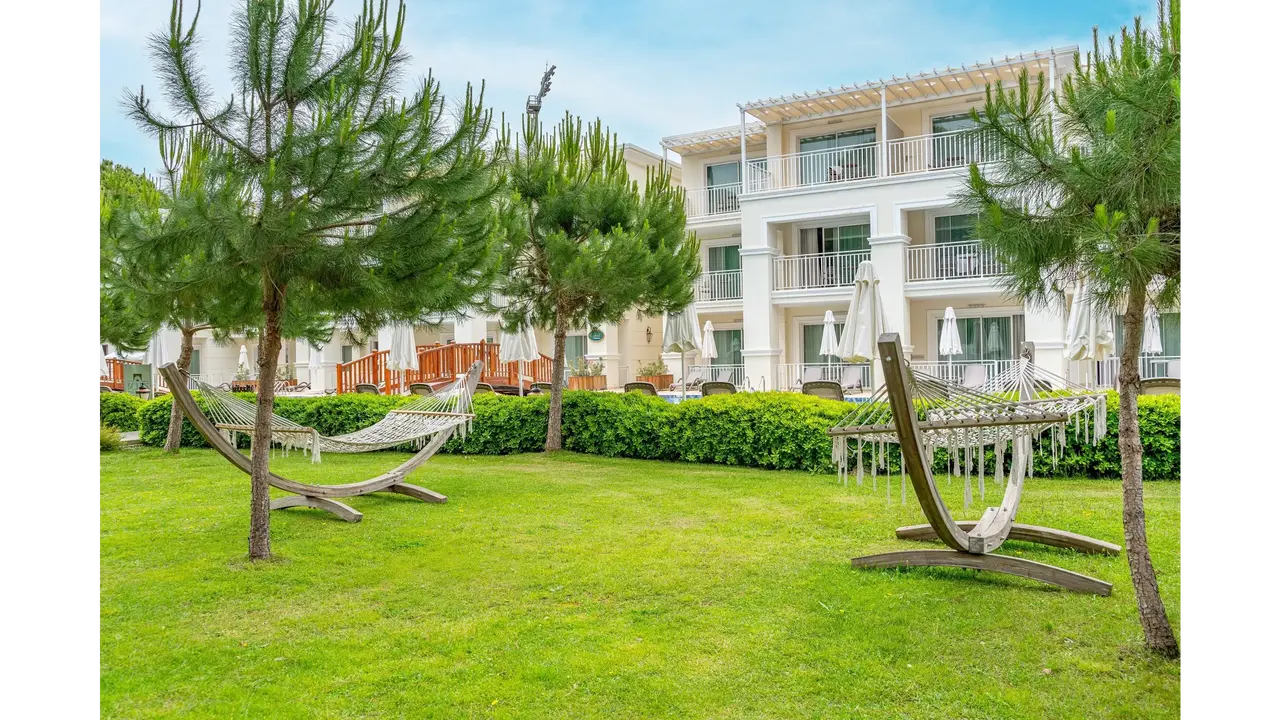 BELLIS DELUXE HOTEL
