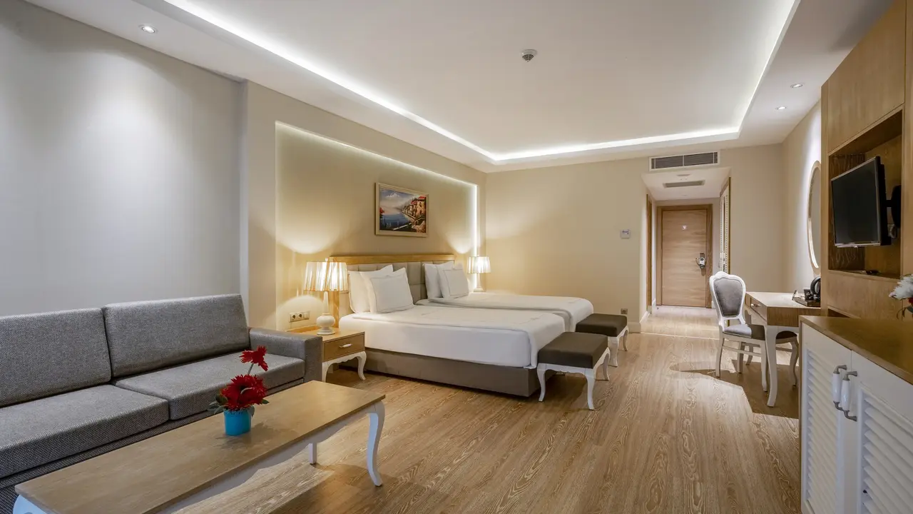 BELLIS DELUXE HOTEL