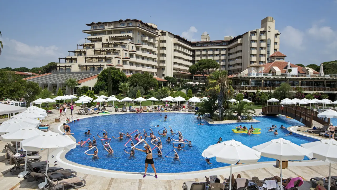 BELLIS DELUXE HOTEL
