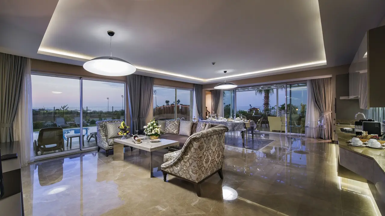 BELLIS DELUXE HOTEL