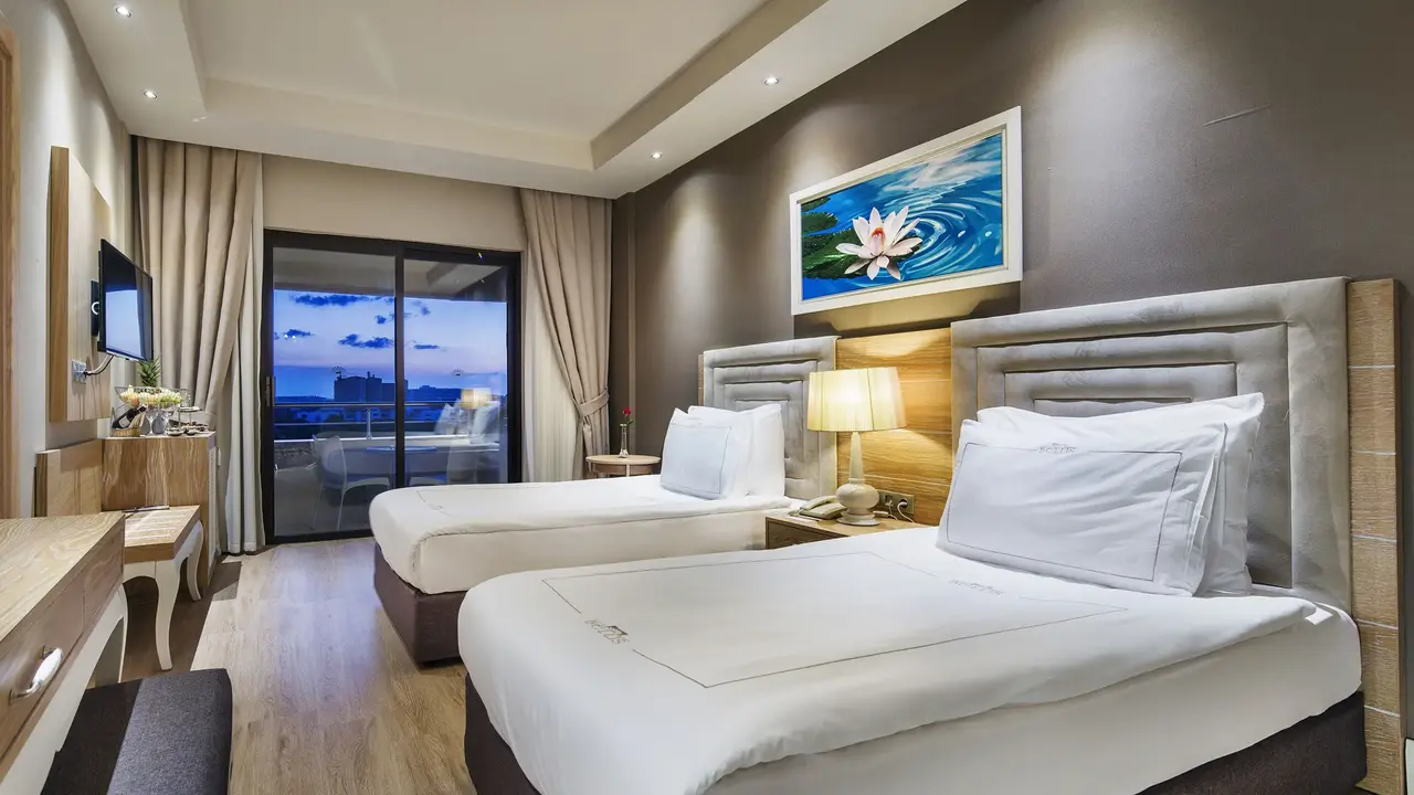 BELLIS DELUXE HOTEL