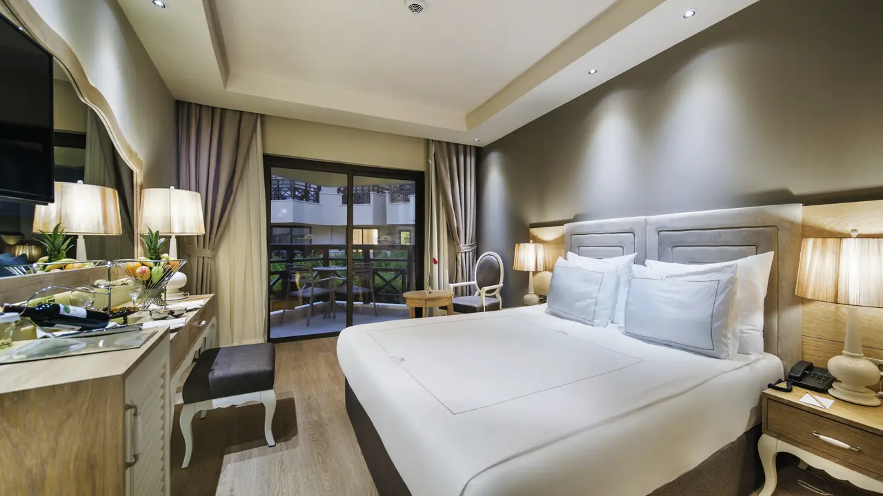 BELLIS DELUXE HOTEL