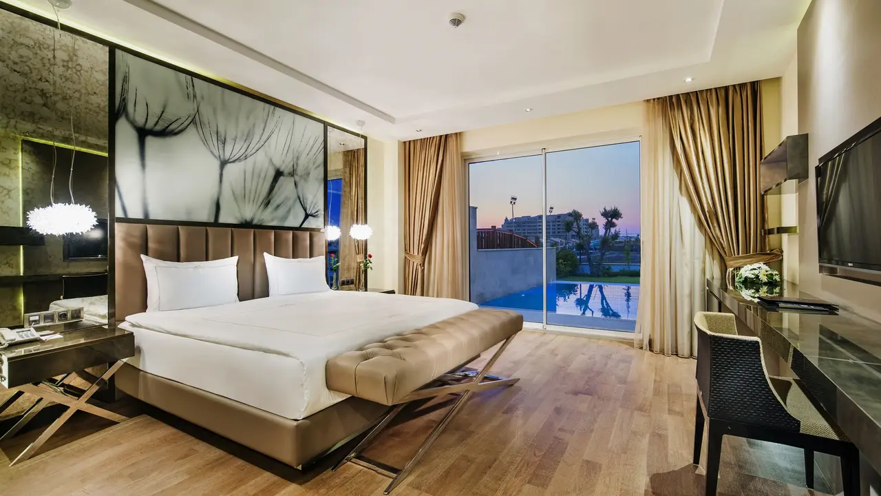 BELLIS DELUXE HOTEL