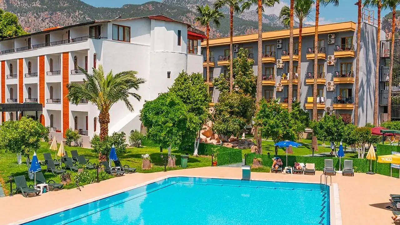BELPOINT BEACH HOTEL