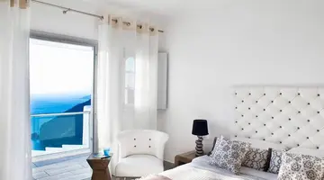 BELVEDERE SUITES SANTORINI