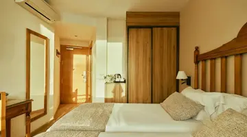 Beneste Villa Flamenca Hotel