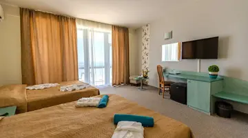BERLIN GOLDEN BEACH