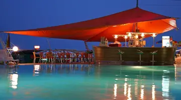 BERLIN GOLDEN BEACH