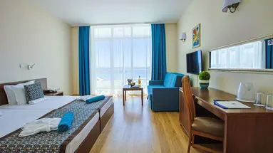 BERLIN GOLDEN BEACH