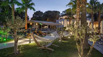 BERRY BLUE HOTEL
