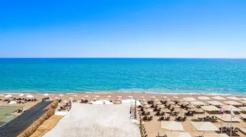 BERRY BLUE HOTEL
