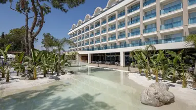 BERRY BLUE HOTEL