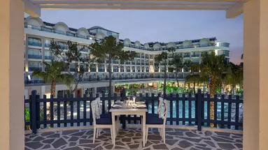 BERRY BLUE HOTEL