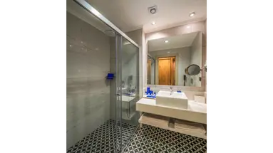 BERRY BLUE HOTEL