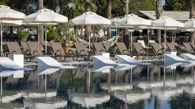BERRY BLUE HOTEL