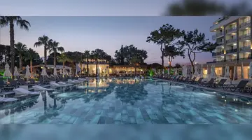 BERRY BLUE HOTEL