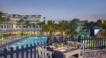 BERRY BLUE HOTEL