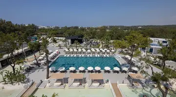BERRY BLUE HOTEL