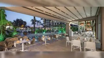 BERRY BLUE HOTEL
