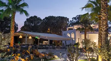 BERRY BLUE HOTEL