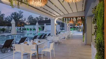 BERRY BLUE HOTEL
