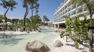 BERRY BLUE HOTEL
