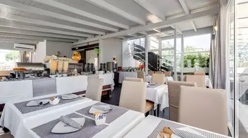 Best Western Cinemusic Hotel