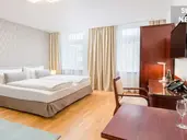 Best Western Plus Celebrity Suites
