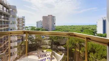 BEVERLY PARK HOTEL & SPA