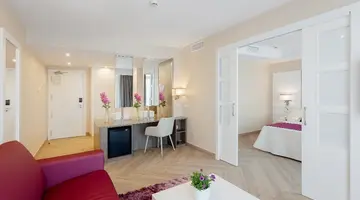 BEVERLY PARK HOTEL & SPA