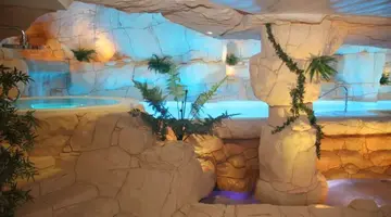 BEVERLY PARK HOTEL & SPA